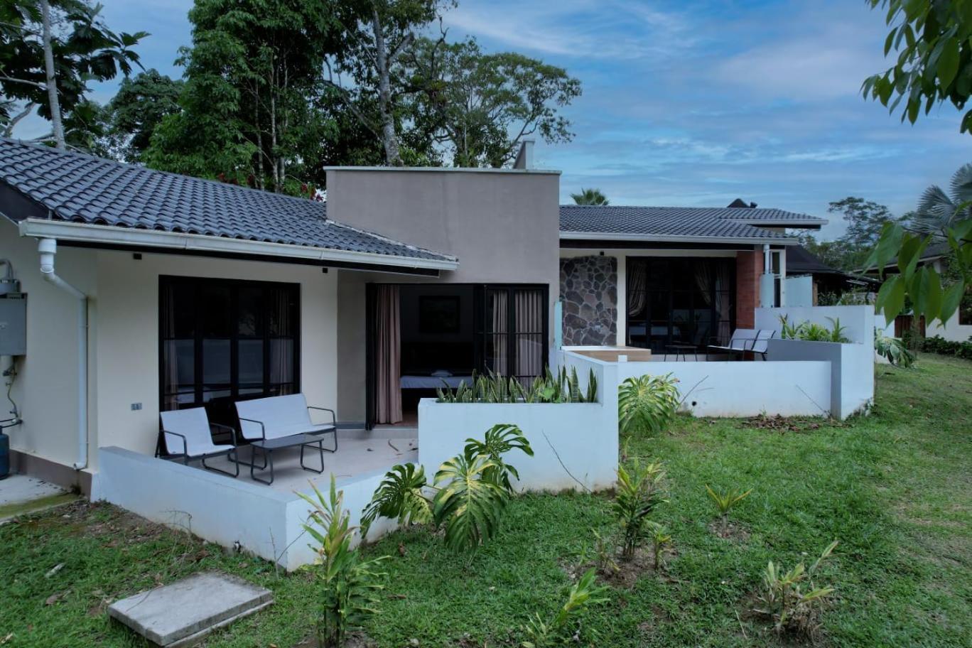 Terra Luna Lodge Tena Exterior foto