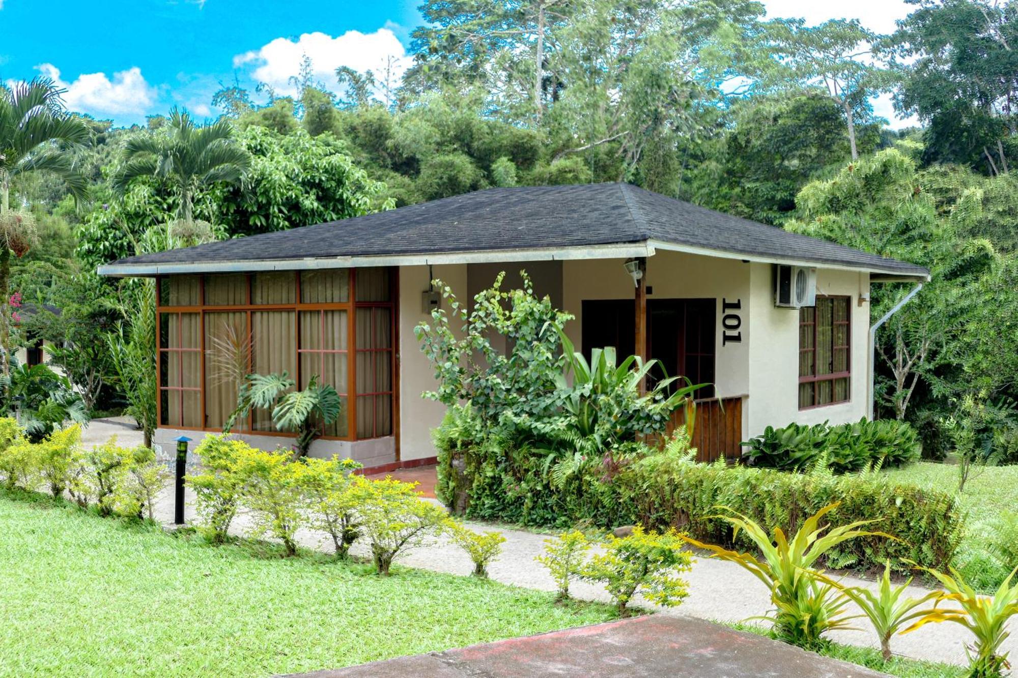 Terra Luna Lodge Tena Exterior foto